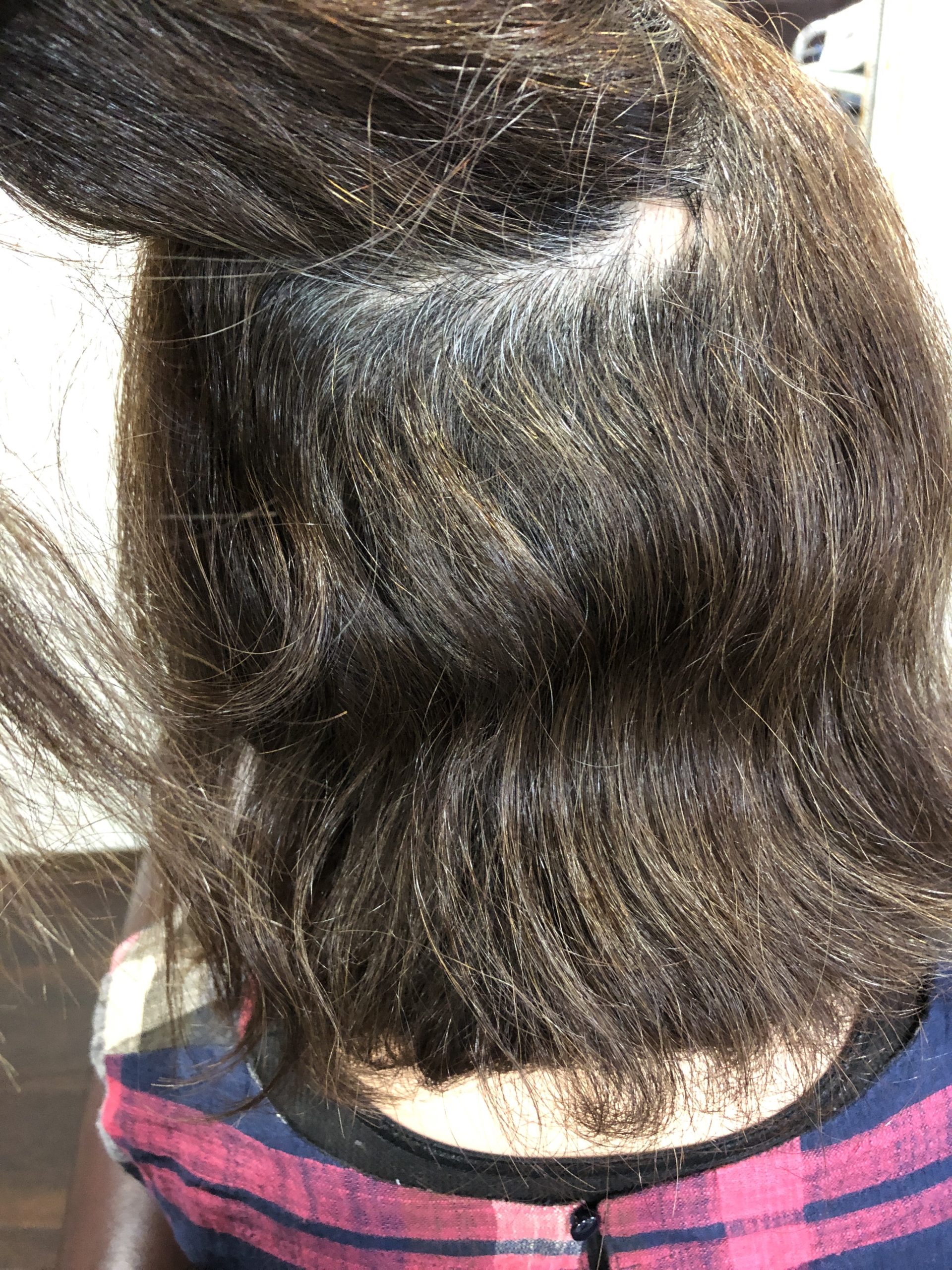 広がりやすい髪の毛は縮毛矯正で綺麗に 大阪で縮毛矯正が人気の美容室 Charm Hair Resort